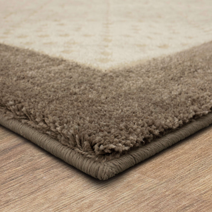 Chateau Maryann White & Gray Area Rug
