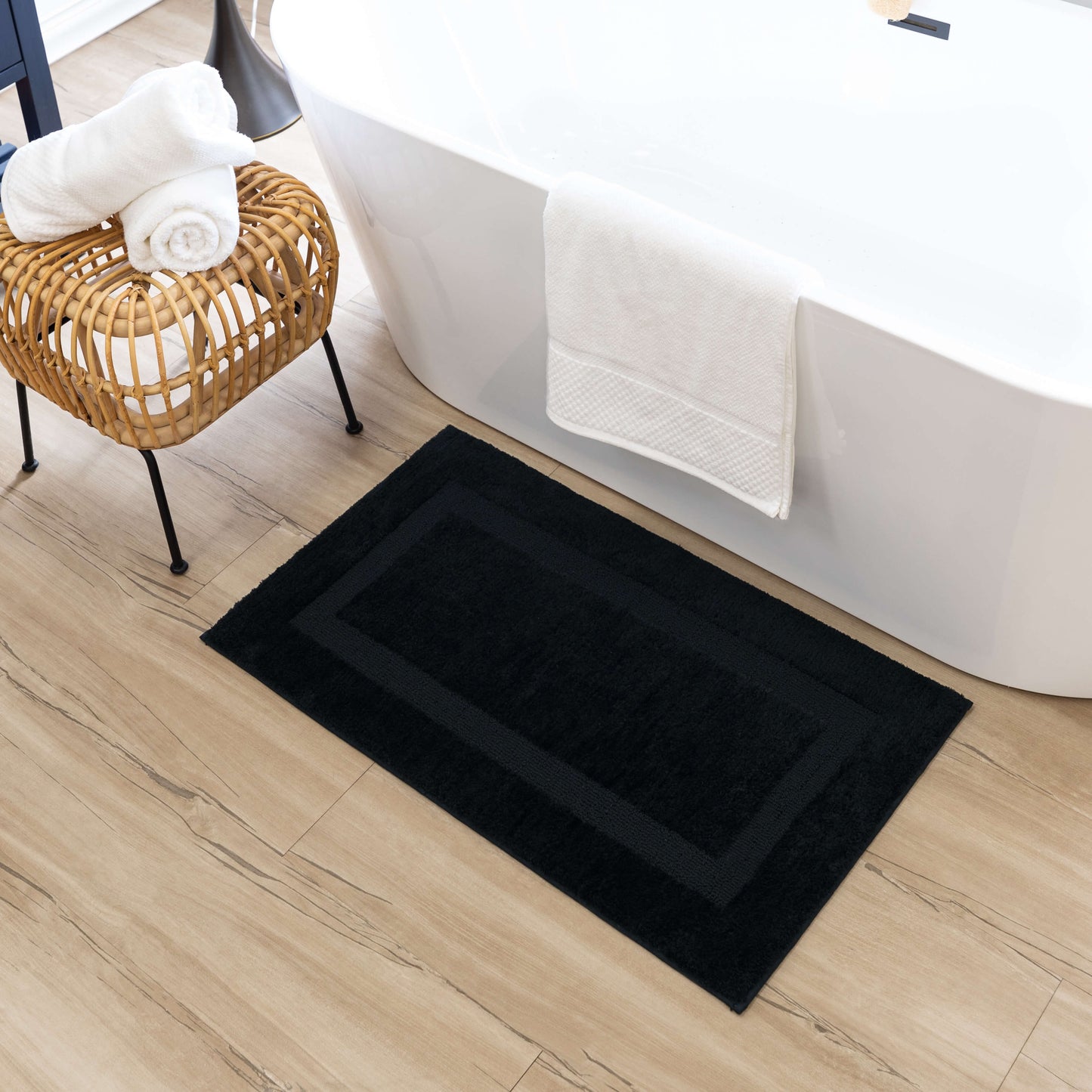 Preston Black Bath Mat