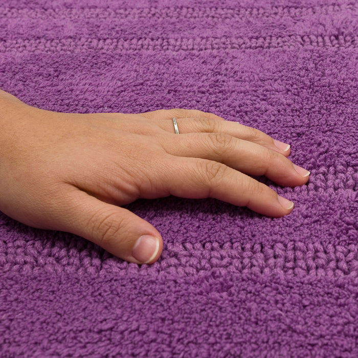 Avalon Fiesta Magenta Bath Mat