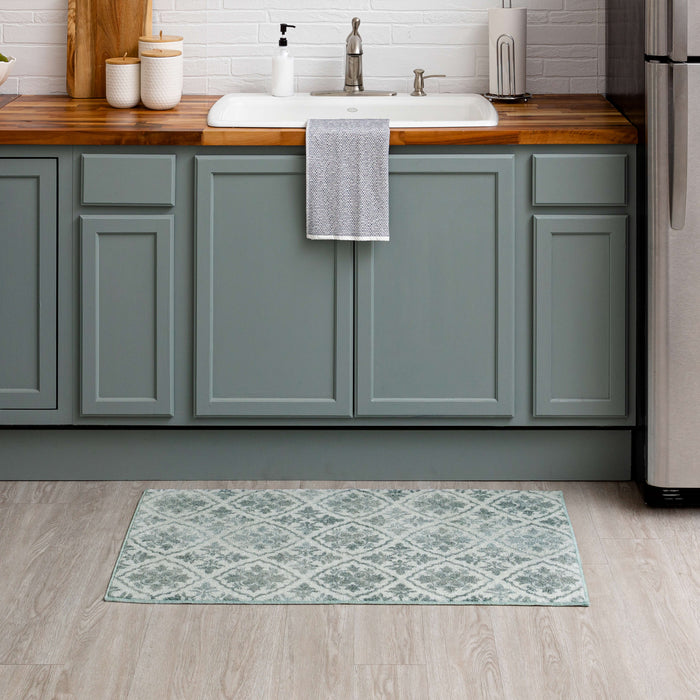 Ornamental Diamond Grey Accent Rug