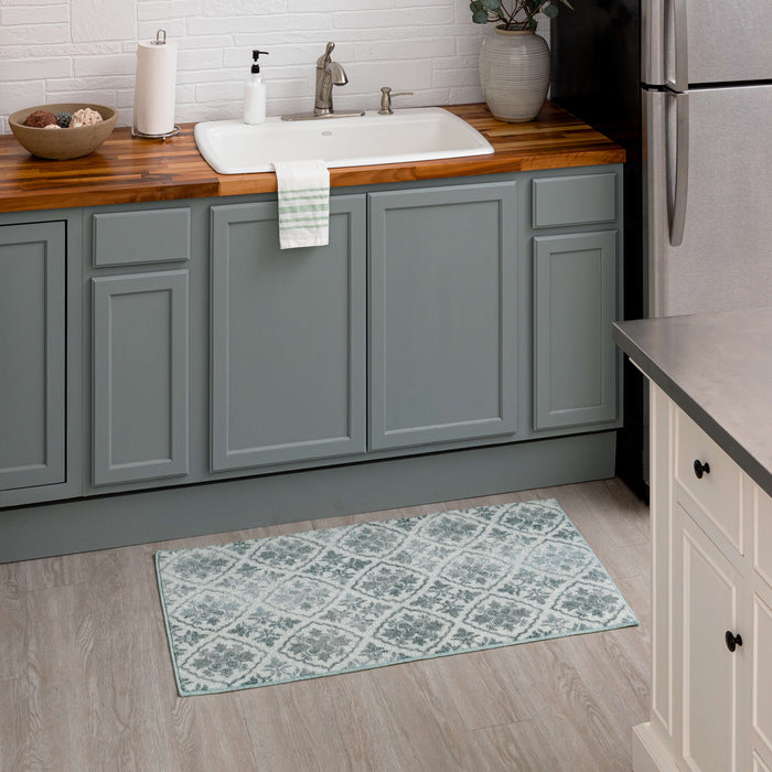 Ornamental Diamond Grey Accent Rug