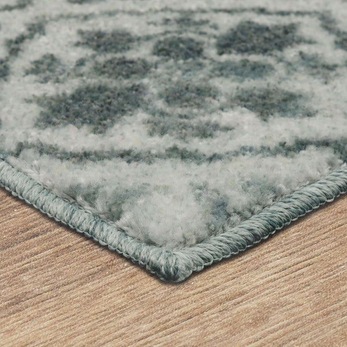 Ornamental Diamond Grey Accent Rug