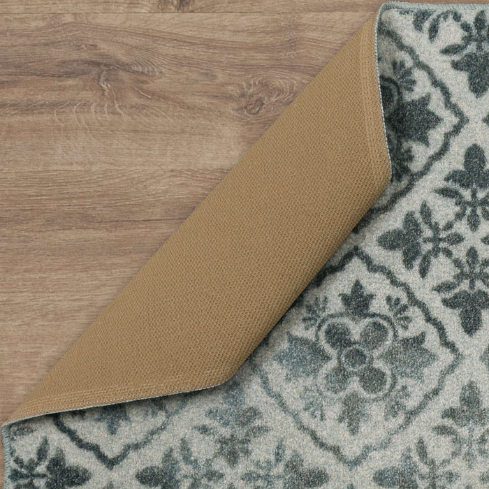 Ornamental Diamond Grey Accent Rug