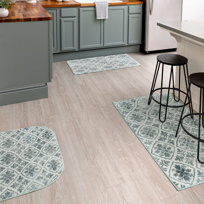 Ornamental Diamond Grey Accent Rug