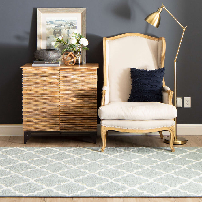 Acropolis Trellis Gray & White Area Rug